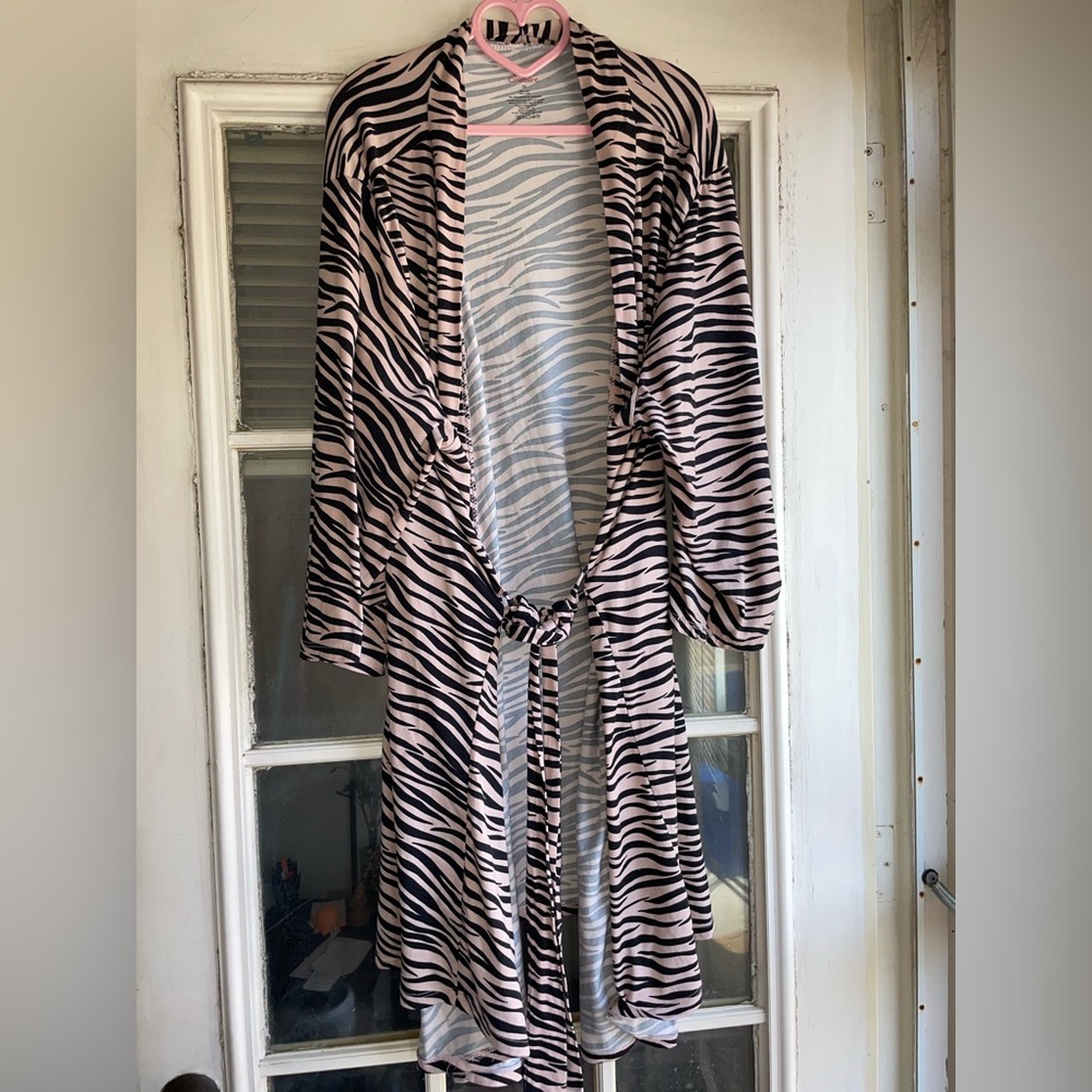 NWT Zebra Print Robe - Picture 2 of 2